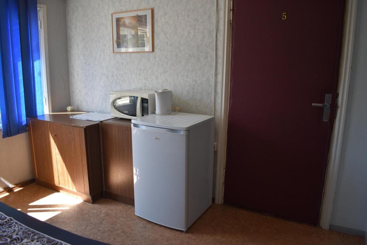Budget Hostel Пярну Екстер'єр фото